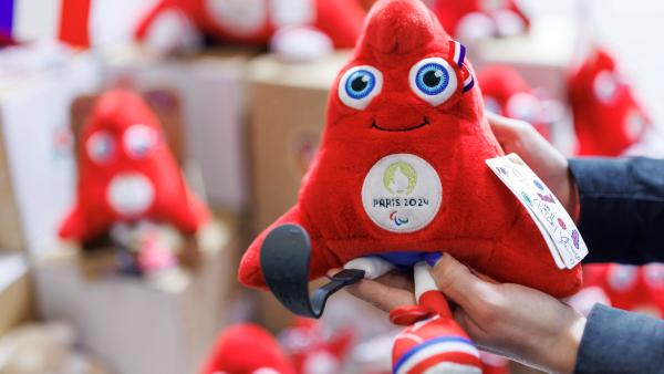 财经新观察丨对话李光斗：奥运营销，中国品牌如何既“出海”又“出彩”？_财经新观察丨对话李光斗：奥运营销，中国品牌如何既“出海”又“出彩”？_